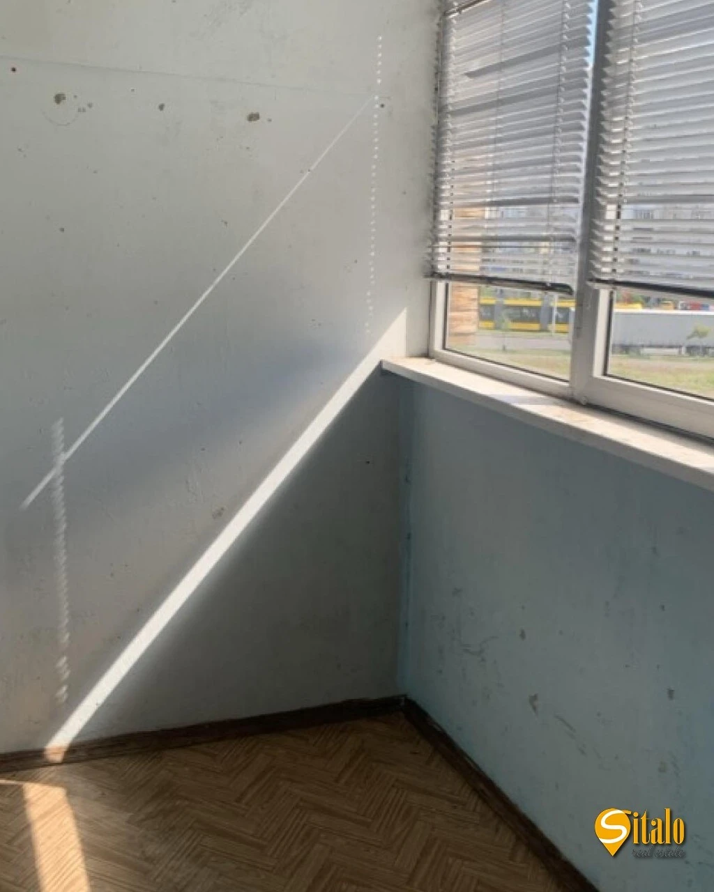For sale: 2-room apartment, 64 m², Drahomanova St., 2