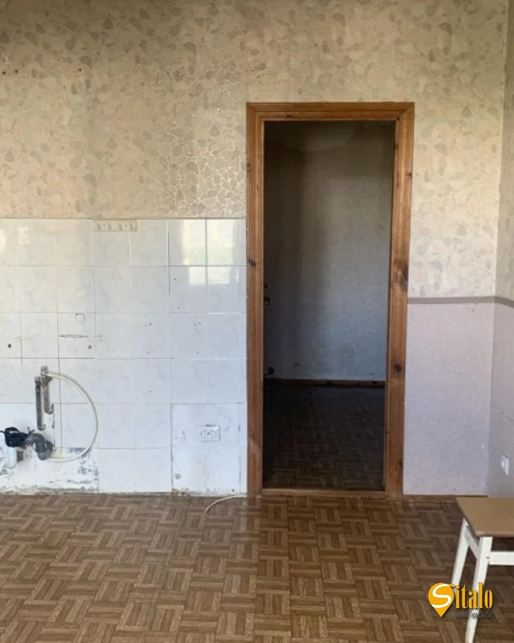 For sale: 2-room apartment, 64 m², Drahomanova St., 2