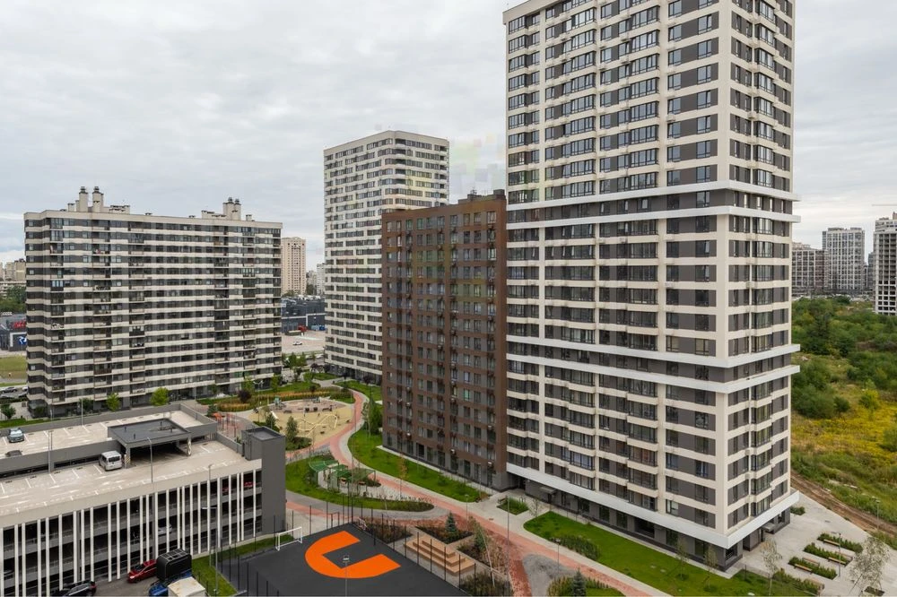 Продаж 2к квартири ЖК Варшавський3/ Змієнка 30/63 м2/Новий Р