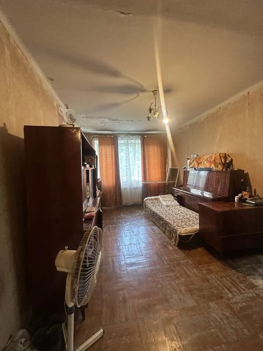 Продам 2 комнатную квартиру Героев Крут (В. Терешковой)
