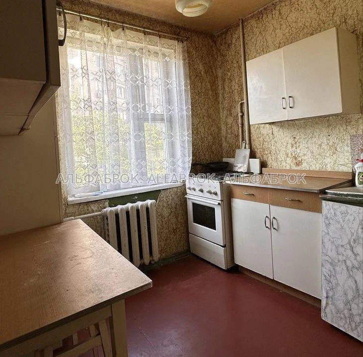 вул.Прирічна, 5, Оболонський район, орієнтир Оболонь (M)