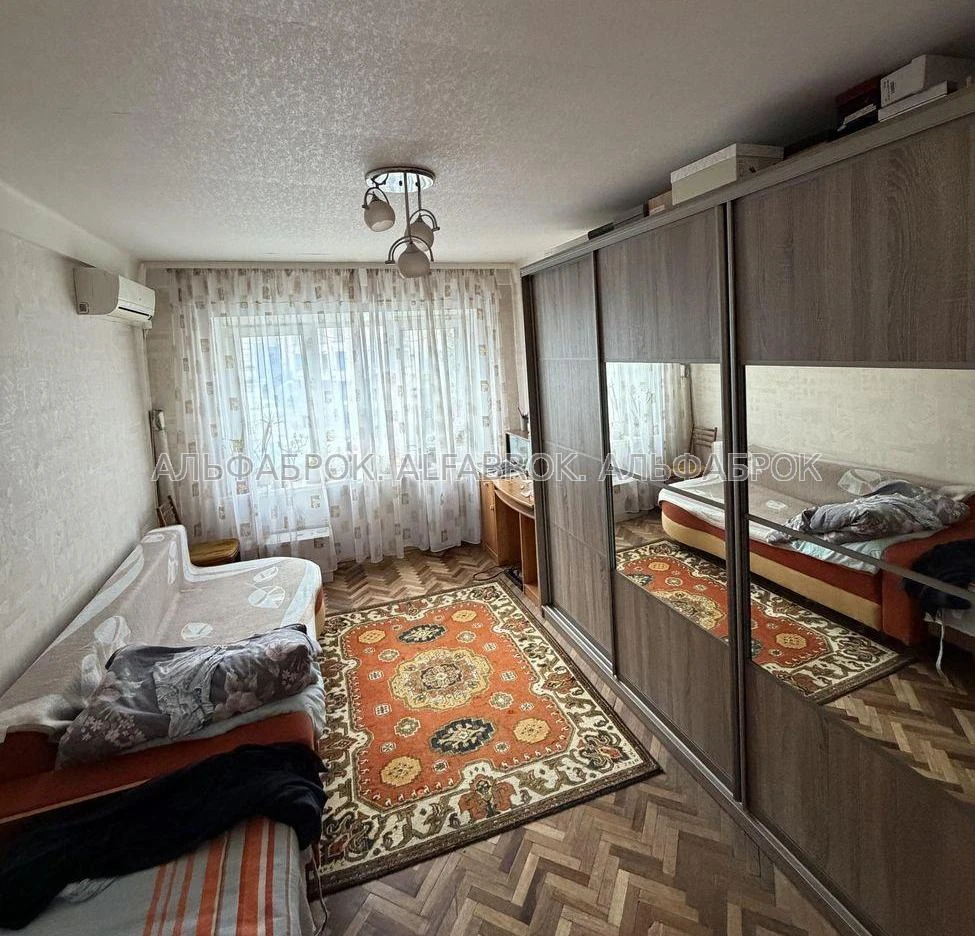 вул.Кудрявська, 27/29, Шевченківський район, орієнтир Центр
