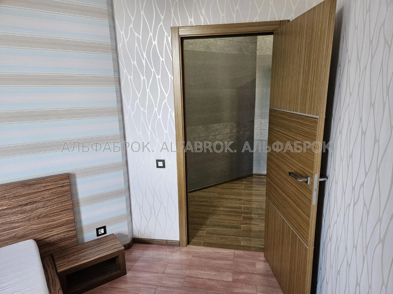 бул.Николая Михновского, 14/16, Печерський район, орієнтир Ч