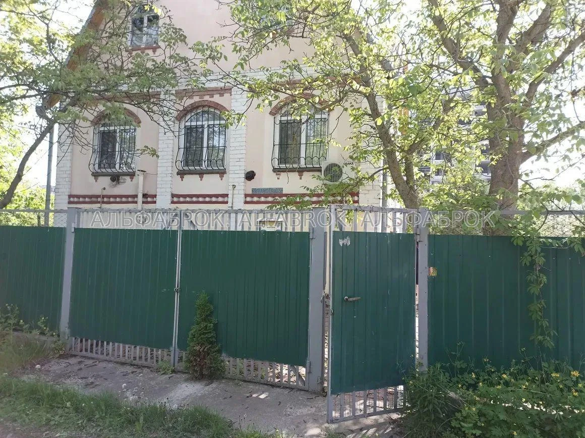 вул.Центральна, Дарницький район, орієнтир Осокорки