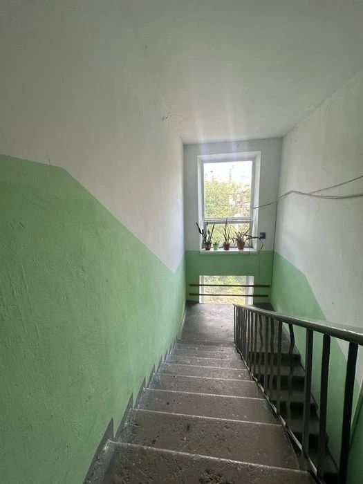 Продам 2 комнатную квартиру Героев Крут (В. Терешковой)