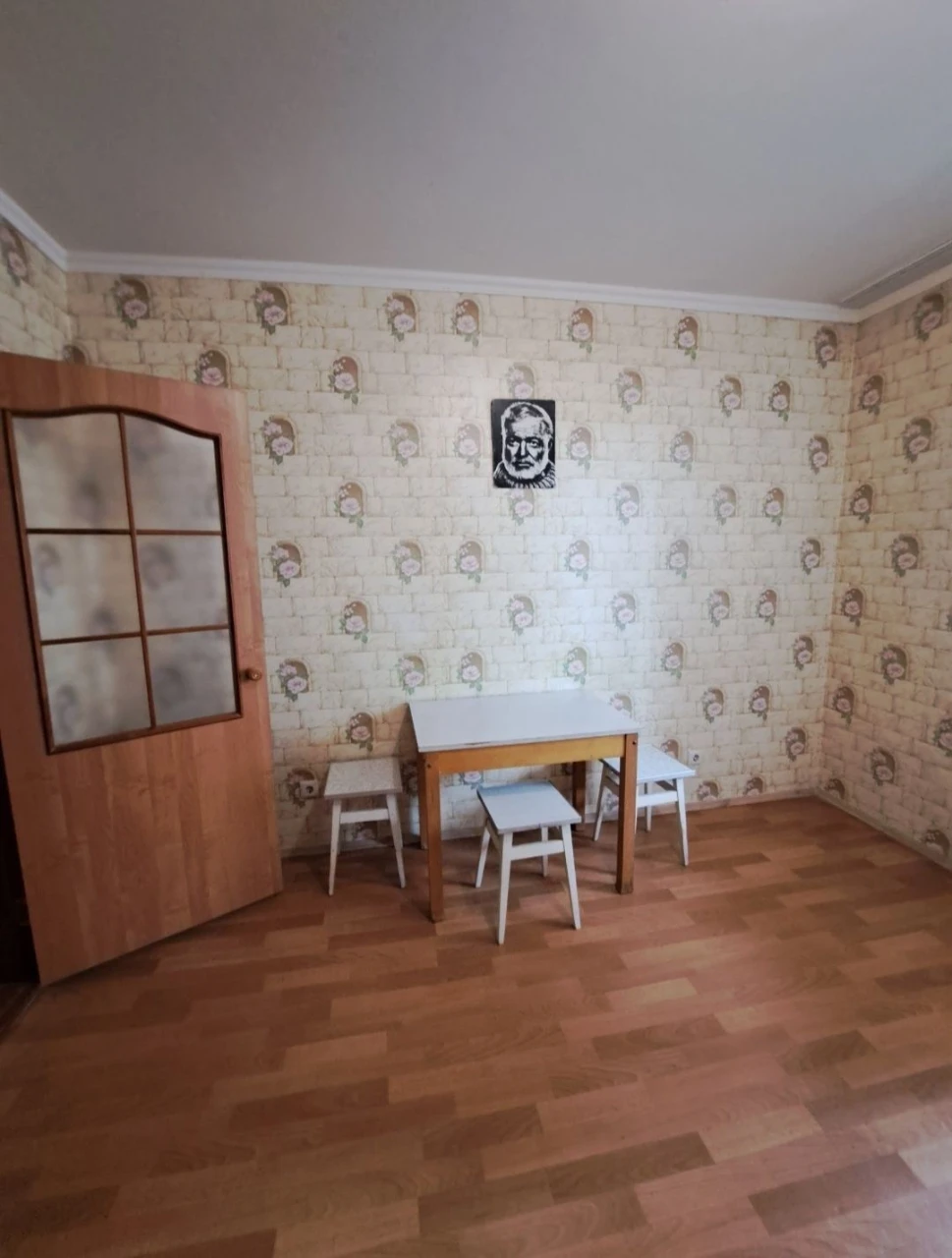 Ахматової 28, м. Позняки