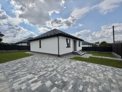 Продаж будинку з дизайнерським ремонтом