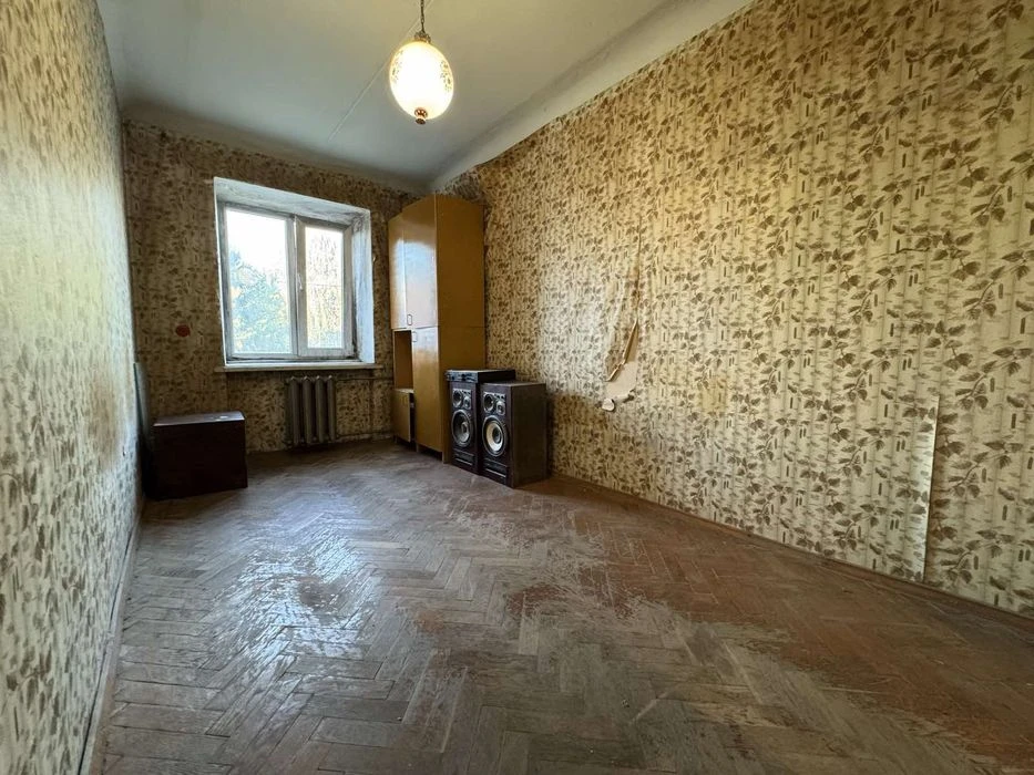 Продаж 2к східний гарна локація
