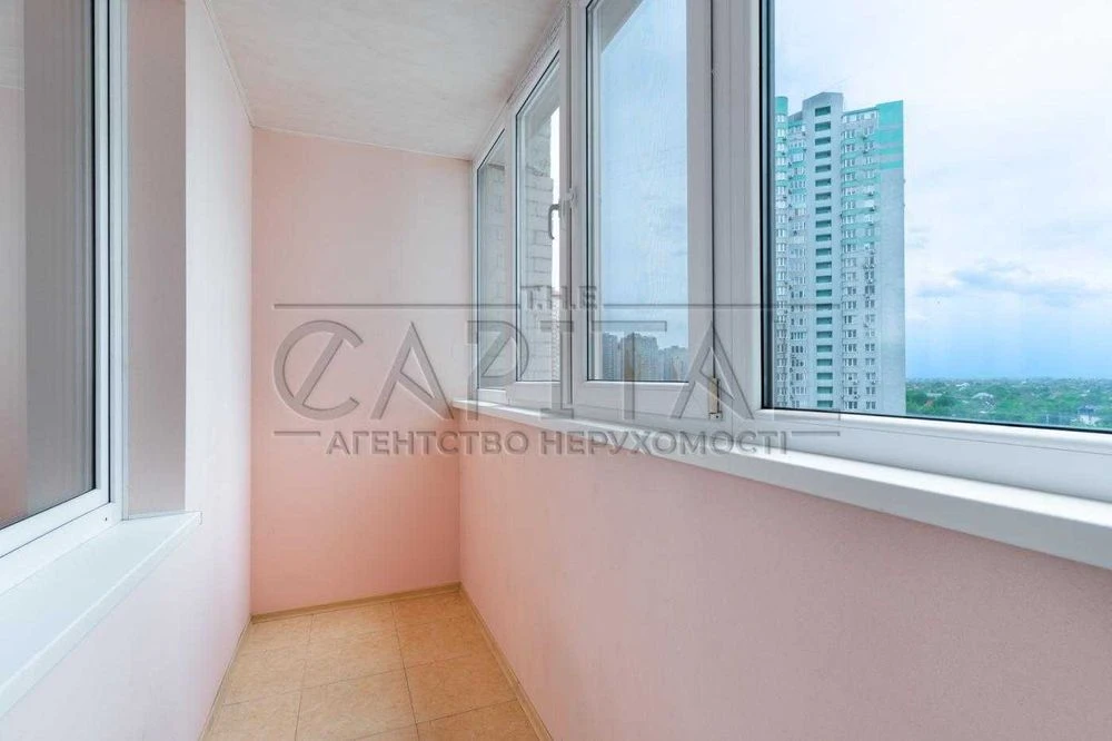 Продаж 3-кімнатна квартира 105 м² просп. Бажана, 10 Осокорки