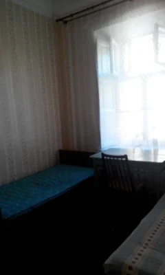 I will sell my 2 rooms in the commune. Center. Railway station.