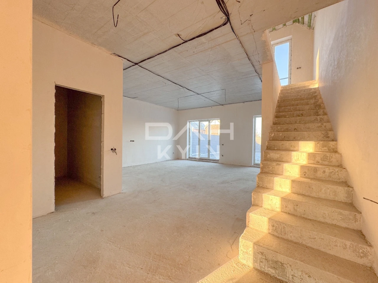 Компактний будинок 134 м², white box, КМ «Щастя», Київ, Соло