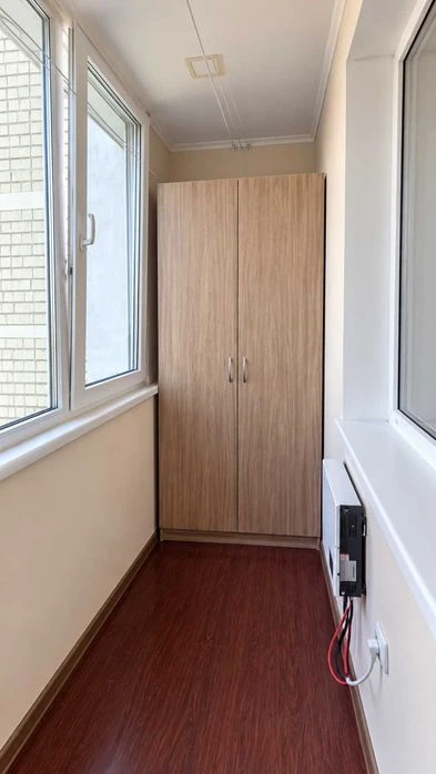 Продам простору 1-кімнатну квартиру на вул. Академіка Сахаро