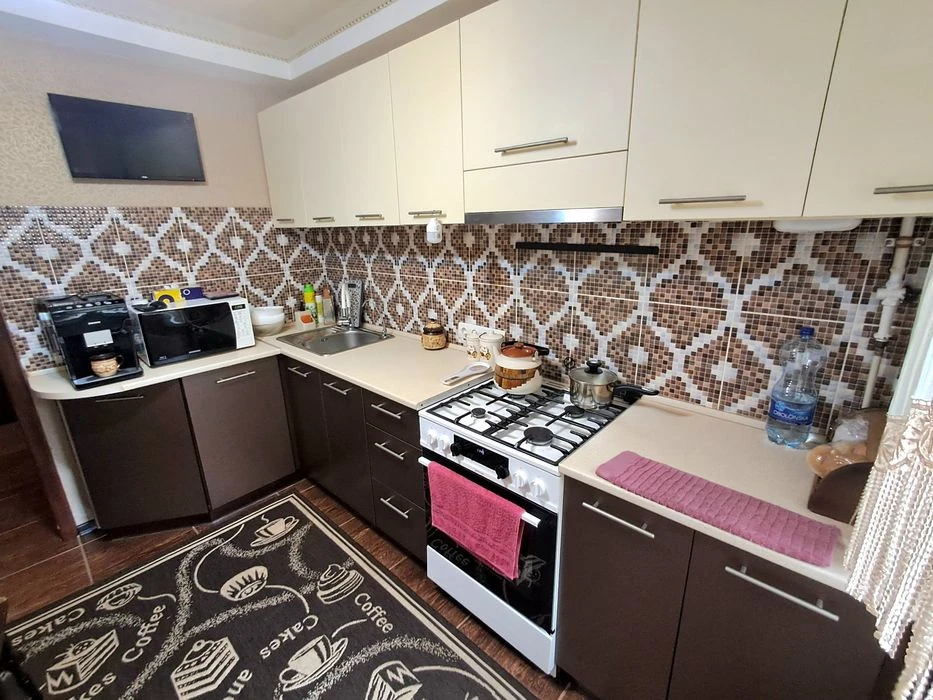 Шикарна укомплектована 3к квартира з ремонтом
