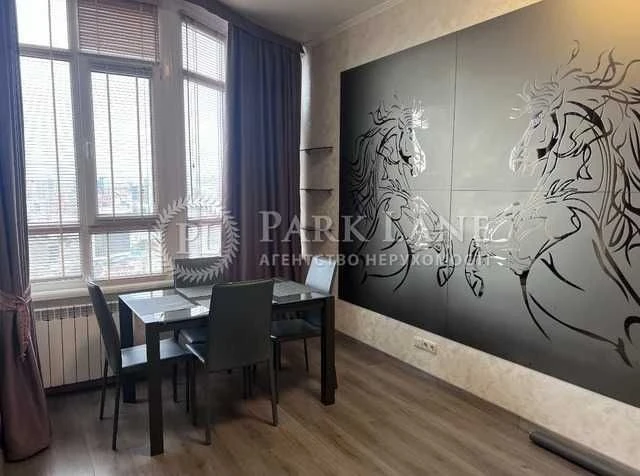 For sale 1-room apartment in the center of the residential complex Elegant Zhylyanska University of Ge