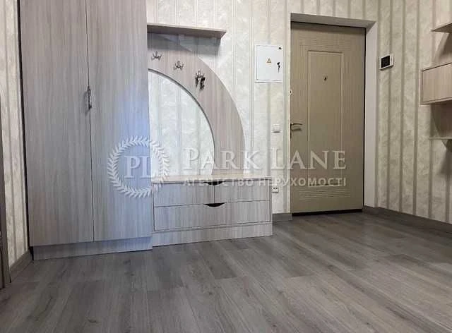 For sale 1-room apartment in the center of the residential complex Elegant Zhylyanska University of Ge