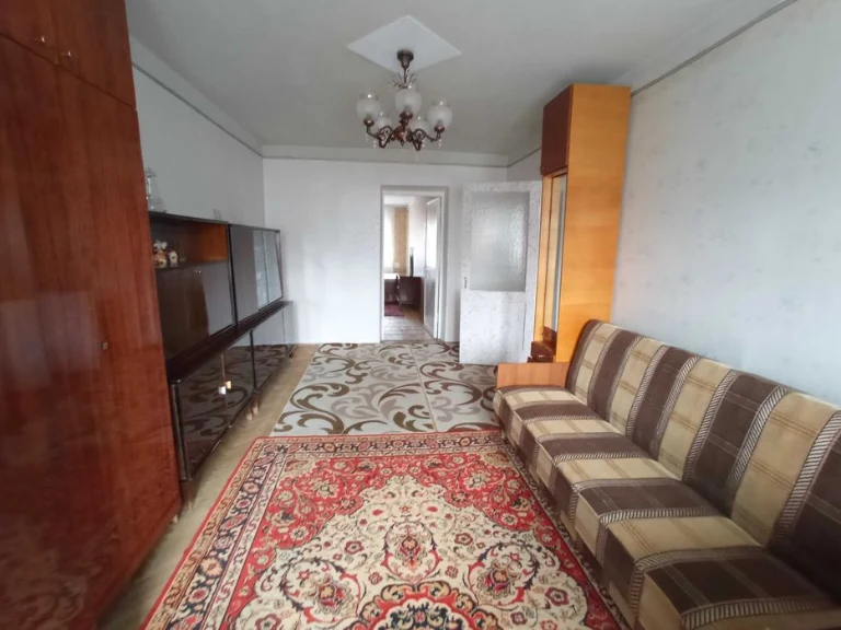 Без комісії ! Продам 2кімнатну,Харківське шосе,8,Дарницька п