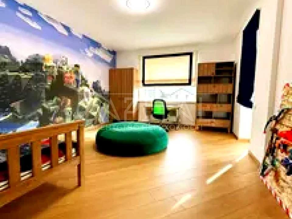 Будинок. Київ, 73-тя Садова вул.