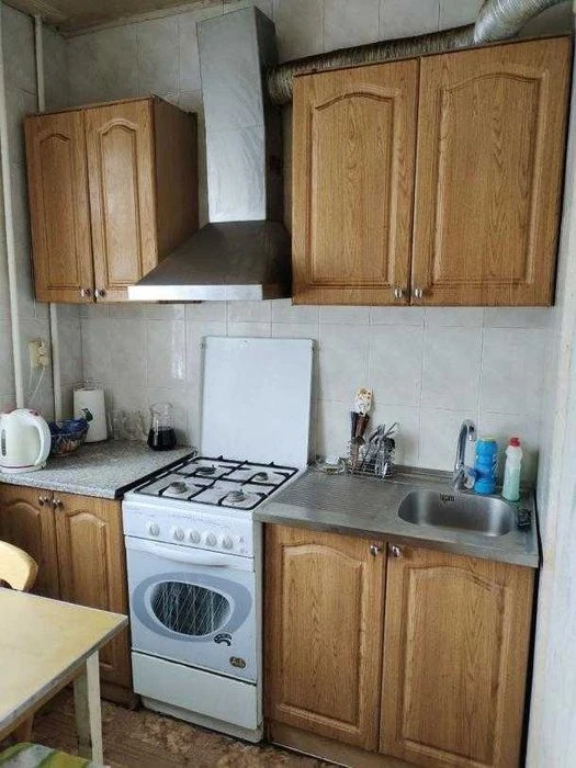 Продам 2-кімнатну квартиру на Індустріальному районі.