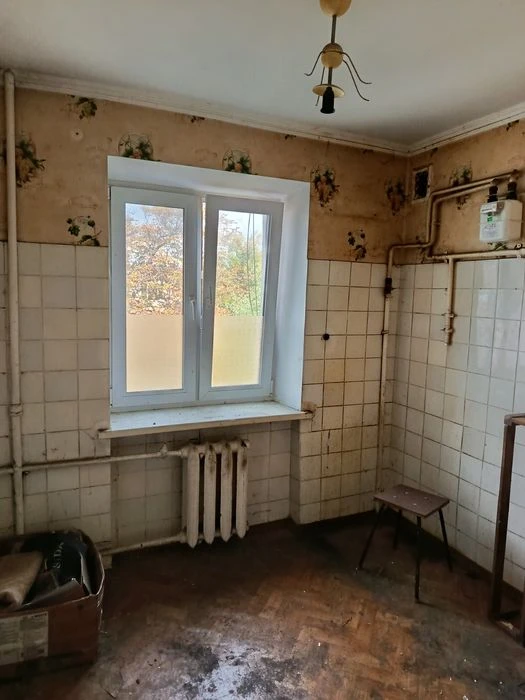 Продажам 3к-ри Солом'янський район Власник