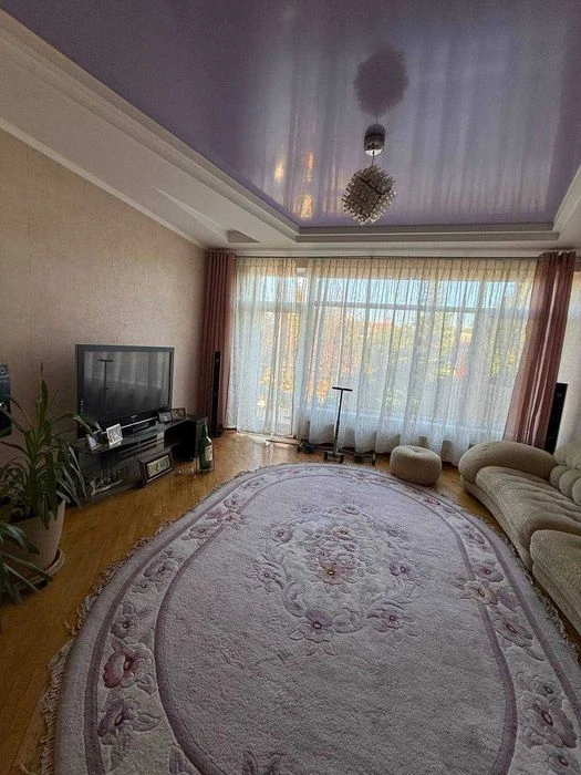 Продам  3 эт дом  в Аркадии с участком