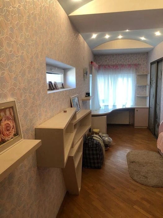Продам  3 эт дом  в Аркадии с участком