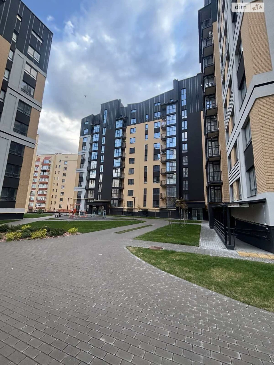 Продаж Квартира Виставка