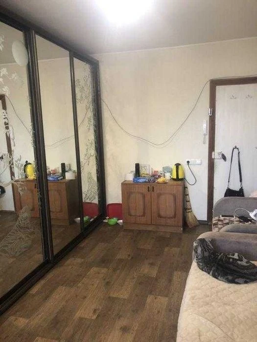 Продається кімнана в районі ГРЛ