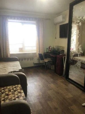 Продається кімнана в районі ГРЛ