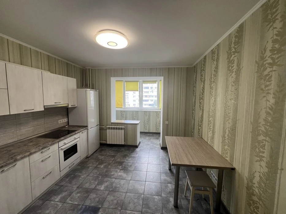 Продаж 1-к квартири 45м2, вул. Лариси Руденко 10-В, метро По