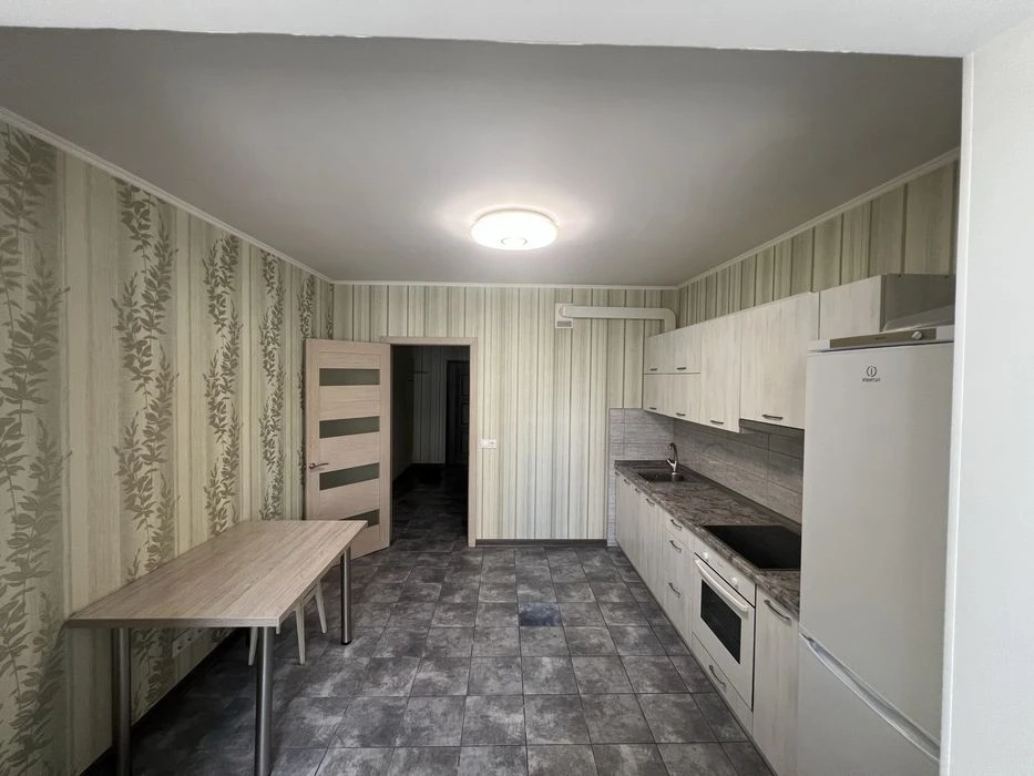 Продаж 1-к квартири 45м2, вул. Лариси Руденко 10-В, метро По