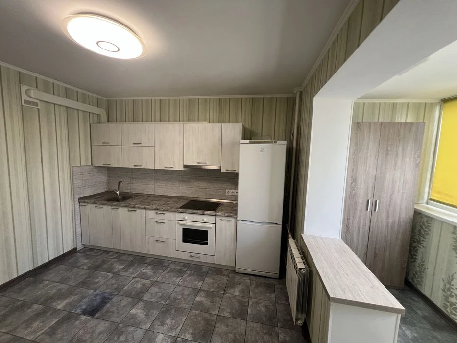 Продаж 1-к квартири 45м2, вул. Лариси Руденко 10-В, метро По