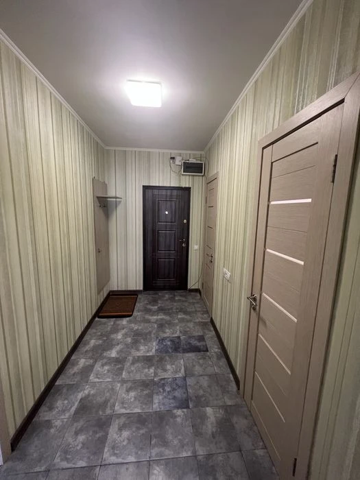 Продаж 1-к квартири 45м2, вул. Лариси Руденко 10-В, метро По