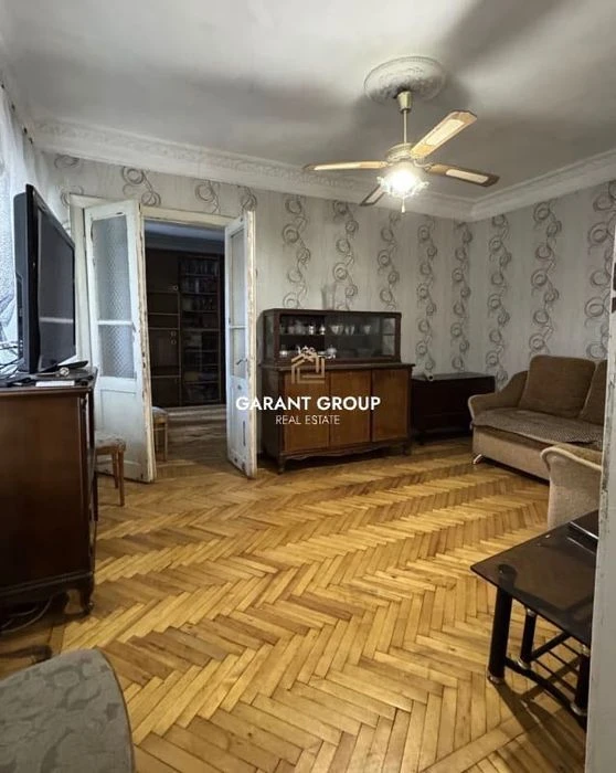 Трикімнатна квартира в центрі