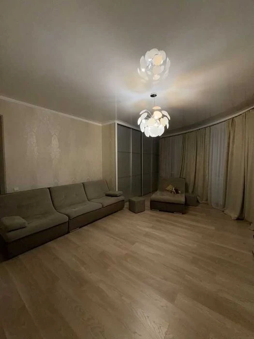 ‼️Поділ‼️ Велика та простора 2кк, 74м² на 2-му поверсі!