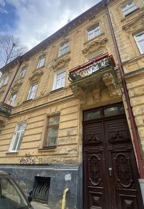 Продаж за 50 000 уо 40м2 в центрі вул, Колесси  біля парку