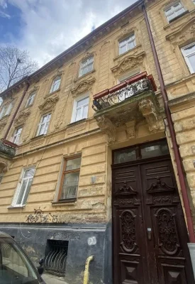Продаж за 50 000 уо 40м2 в центрі вул, Колесси  біля парку