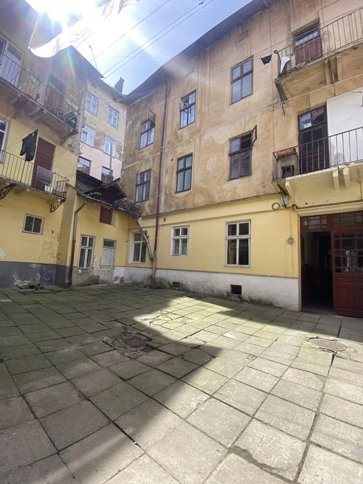 Продаж за 50 000 уо 40м2 в центрі вул, Колесси  біля парку