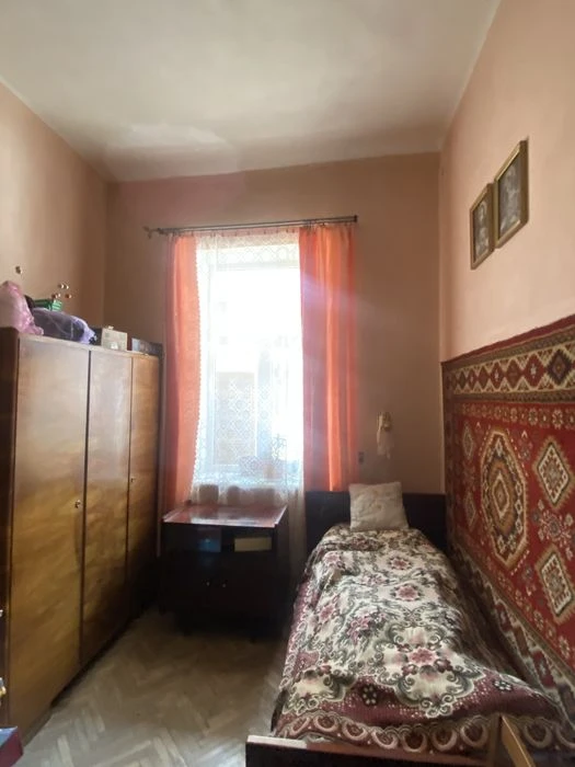 Продаж за 50 000 уо 40м2 в центрі вул, Колесси  біля парку