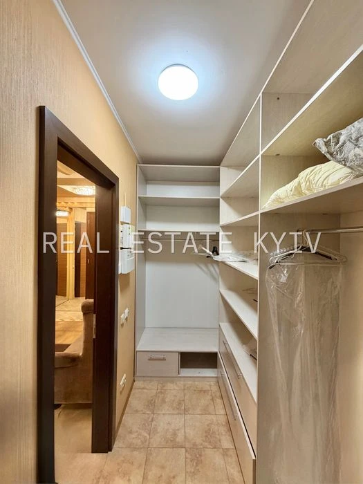 БЕЗ % Продаж 4-кімн квартири вул Круглоуніверситетська 3-5