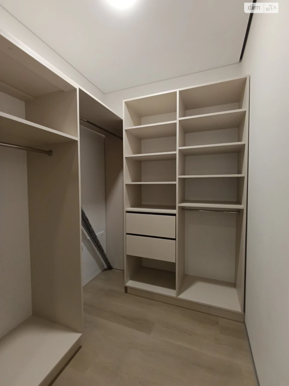 Продаж Квартира Набережна