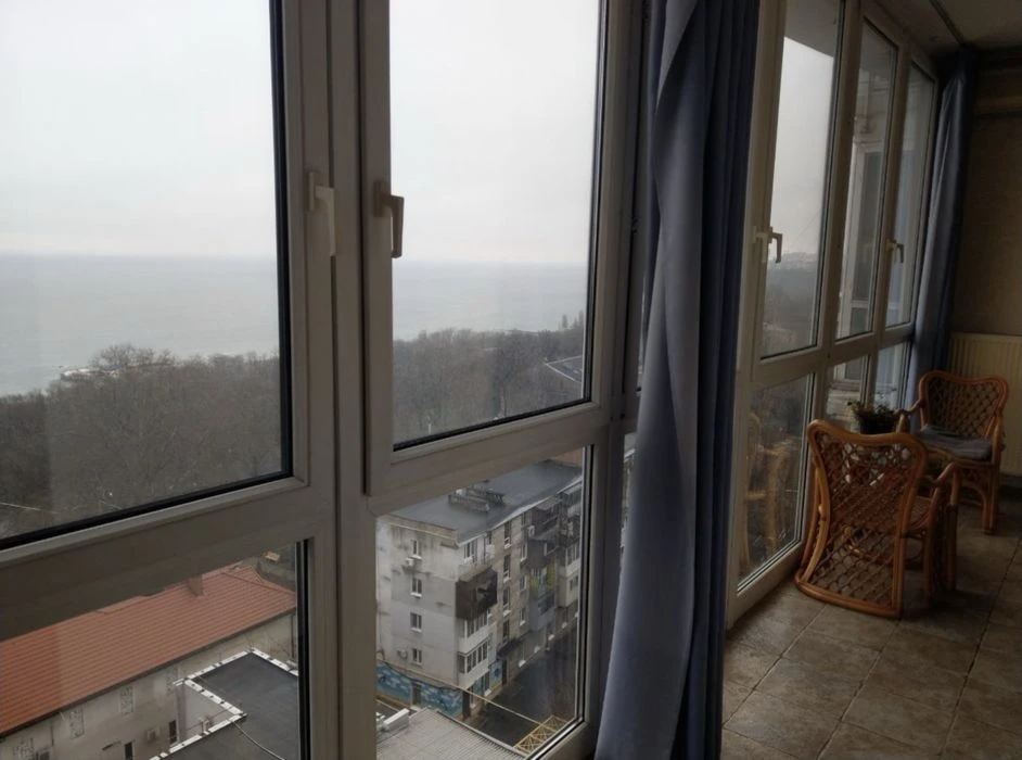 ВИДОВАЯ КВАРТИРА НА БЕРЕГУ МОРЯ! Продам 3 комнатную квартиру