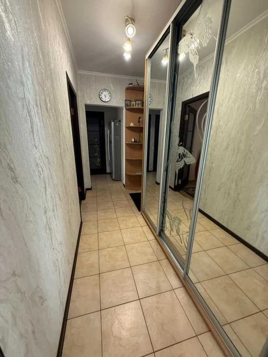 2-кімнатна квартира з ремонтом + лоджія 7 м² + підвал