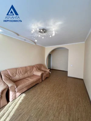 Продаж 3 кім. квартири у 55 мікрорайоні
