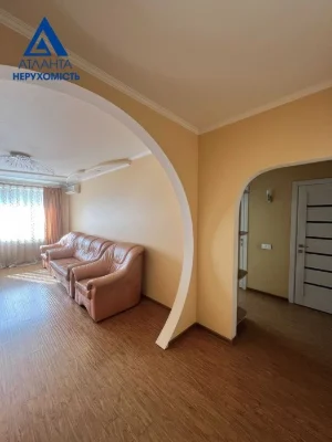 Продаж 3 кім. квартири у 55 мікрорайоні
