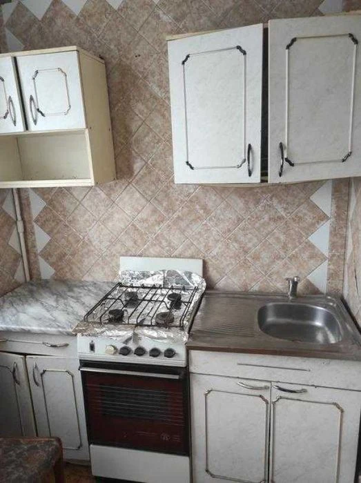 Продам 1 кімн. квартиру поруч з метро Масельського