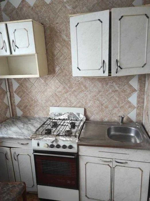 Продам 1 кімн. квартиру поруч з метро Масельського