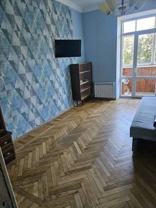 Продам 2к кв Лесопарк Померки 4/5 сталинка ж/б