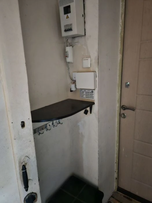 Продам 2к кв Лесопарк Померки 4/5 сталинка ж/б