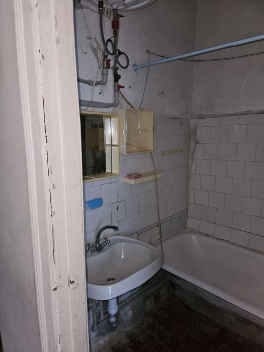 Продам 2к кв Лесопарк Померки 4/5 сталинка ж/б