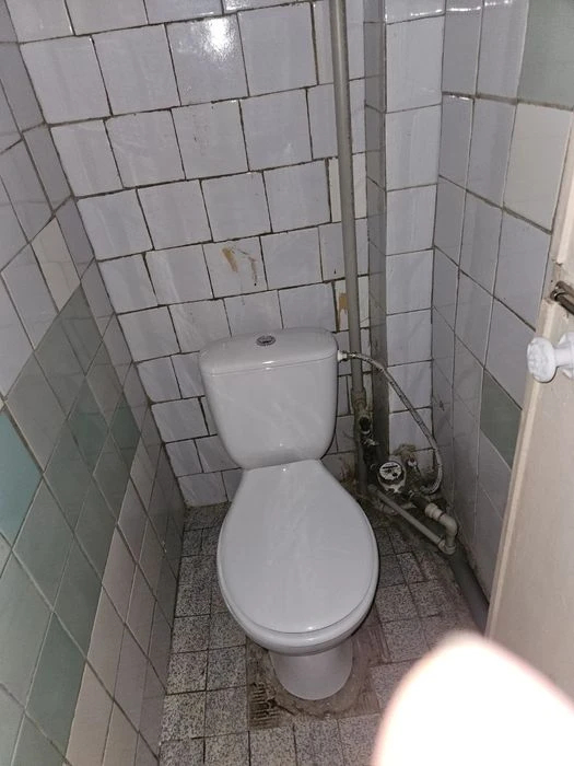 Продам 2к кв Лесопарк Померки 4/5 сталинка ж/б